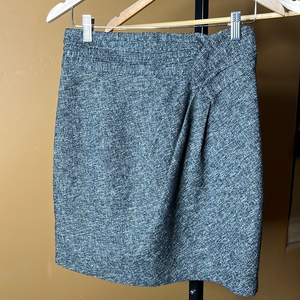 Nanette Lepore Wool Blend Tweed Mini Skirt Size 4 Black White Pleated Detail - Picture 3 of 10